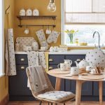 Organic Cotton Apron Bumble Bees Cooksmart-81593